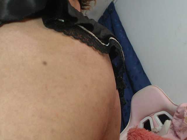 Kazsandra's BongaCams show and profile