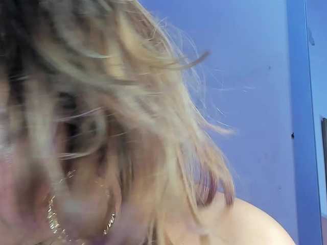 Kazsandra's BongaCams show and profile