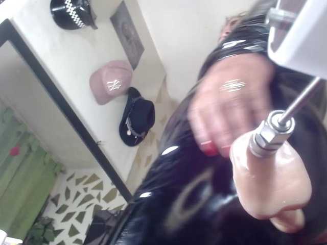 Kazsandra's BongaCams show and profile