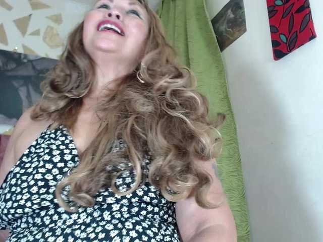 Kazsandra's BongaCams show and profile