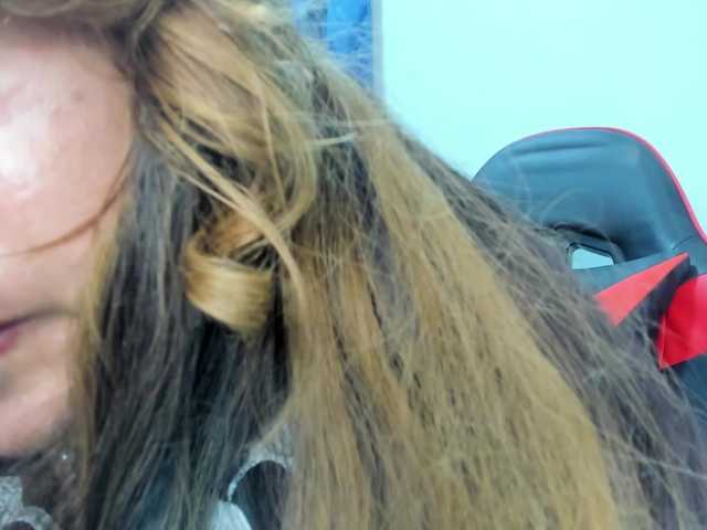 Kazsandra's BongaCams show and profile