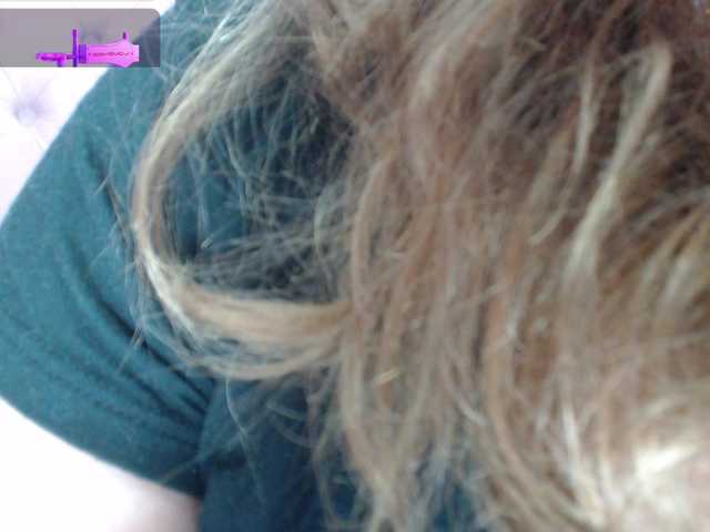 Kazsandra's BongaCams show and profile