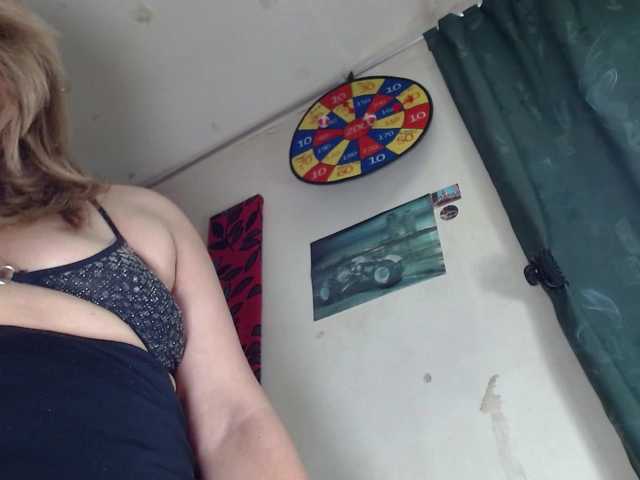 Kazsandra's BongaCams show and profile