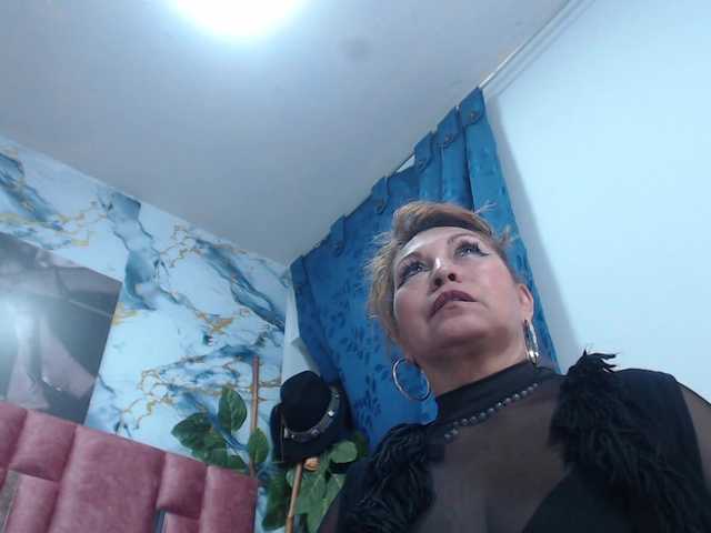 Kazsandra's BongaCams show and profile