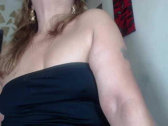 Kazsandra's BongaCams show and profile