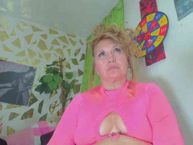 Kazsandra webcam