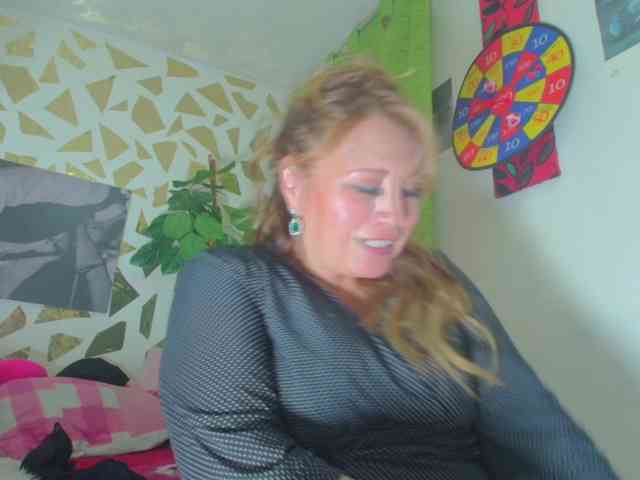 Kazsandra webcam