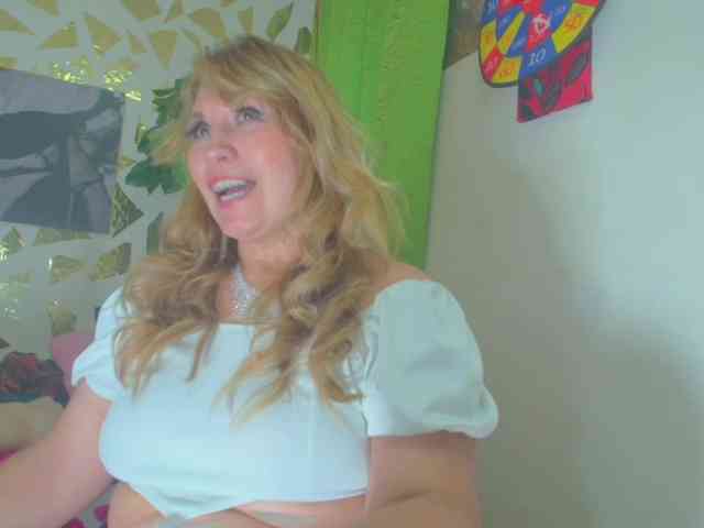 Kazsandra webcam