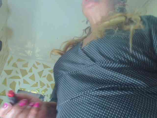 hot webcam Kazsandra