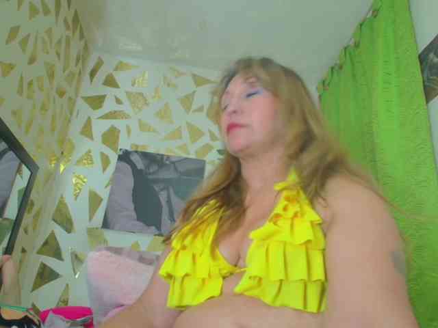 Kazsandra Live Webcam on BongaCams