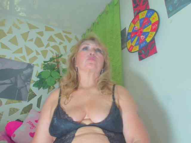Kazsandra webcam