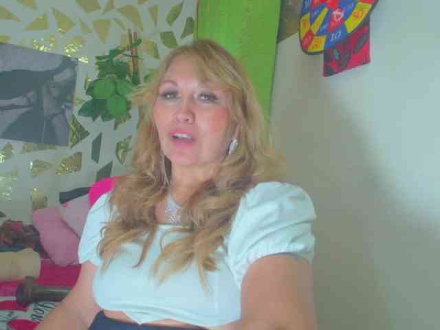 Kazsandra webcam