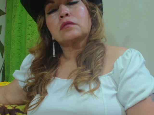 Kazsandra webcam