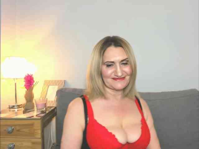 IsabellaExperienced webcam