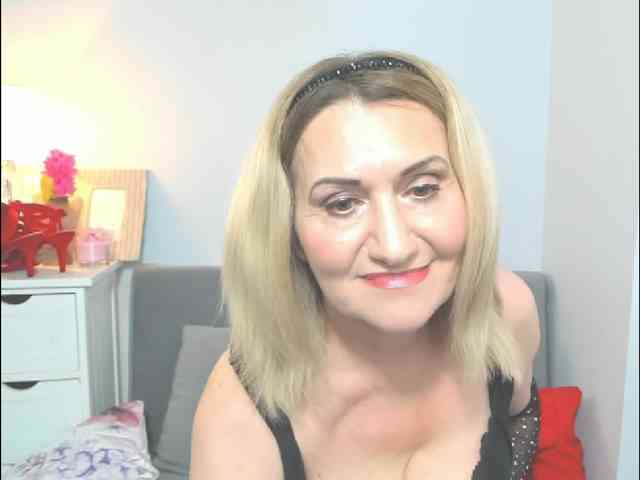 IsabellaExperien... Live Webcam on BongaCams
