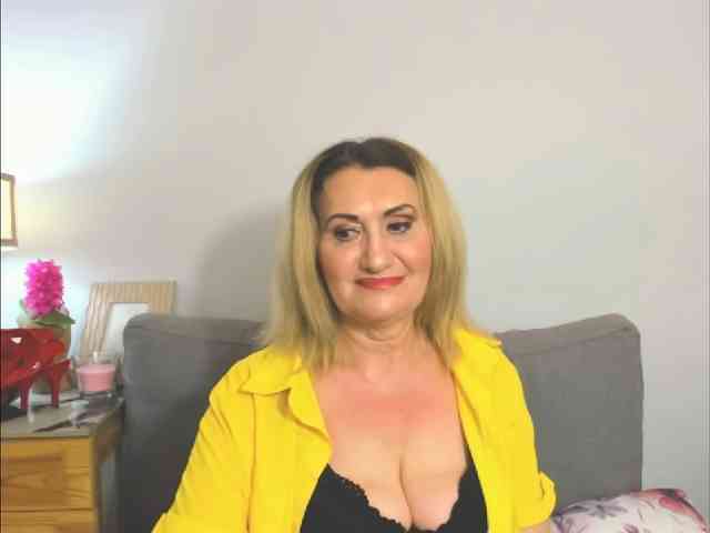 IsabellaExperienced webcam