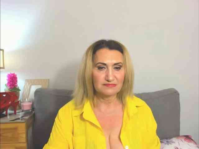 IsabellaExperienced webcam