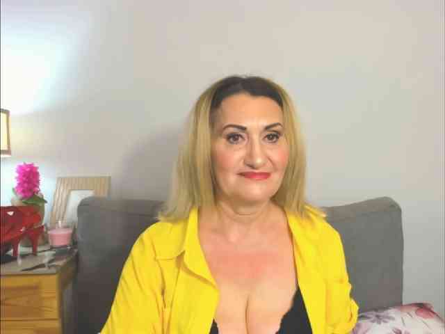 IsabellaExperienced webcam