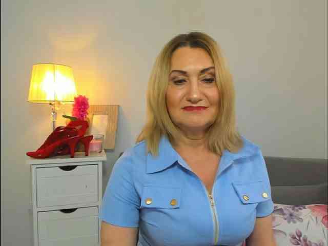 IsabellaExperienced webcam