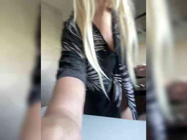 HelgaBillions webcam