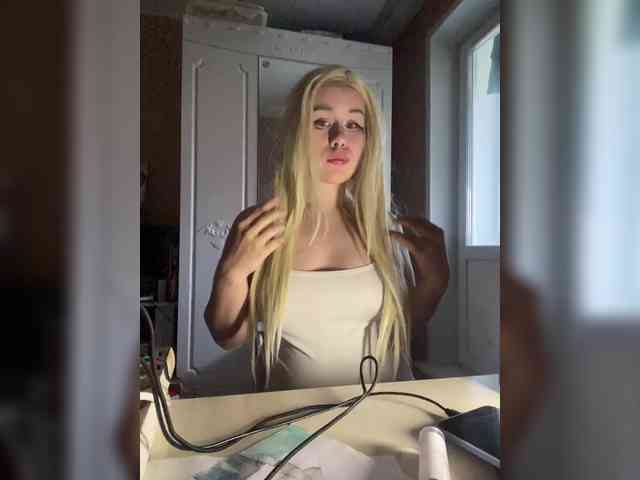 HelgaBillions webcam