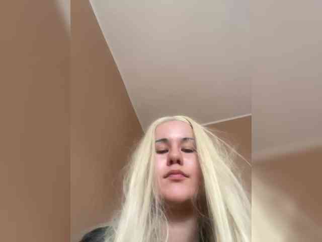HelgaBillions webcam
