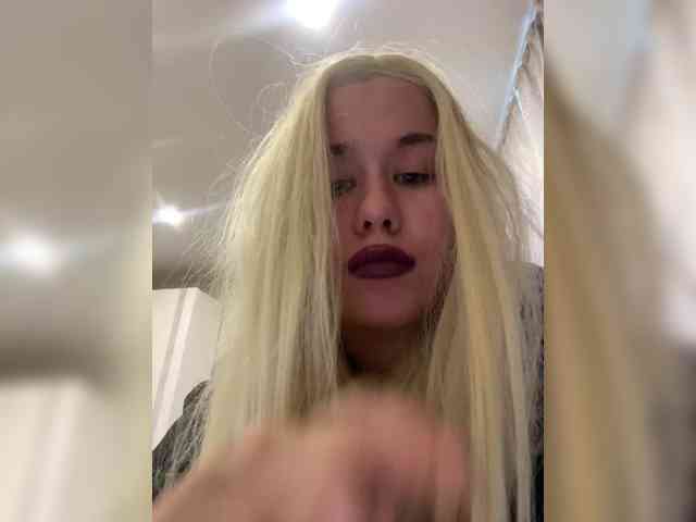 HelgaBillions webcam