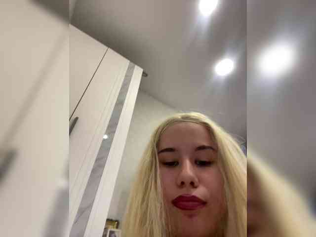 HelgaBillions webcam