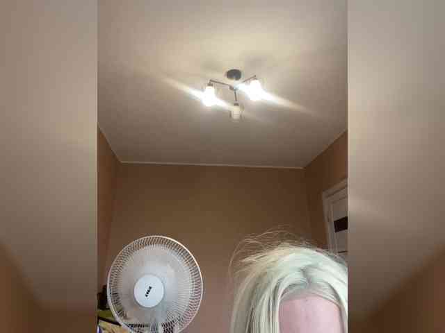 HelgaBillions webcam