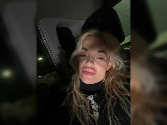 Margo77-1's BongaCams show and profile