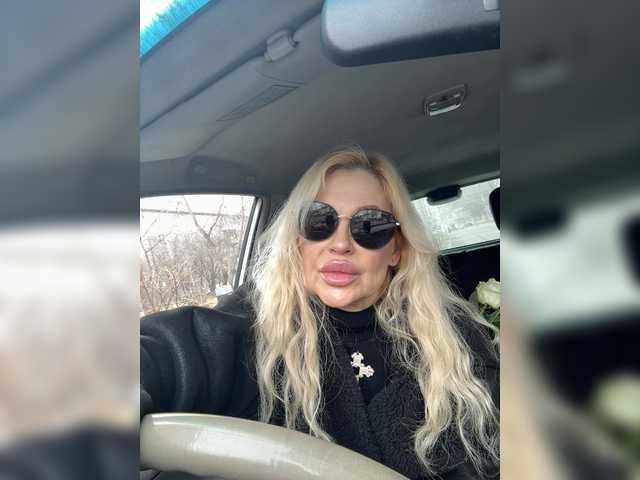 Margo77-1's BongaCams show and profile