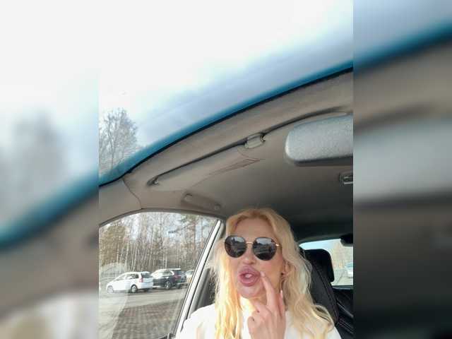 Margo77-1's BongaCams show and profile