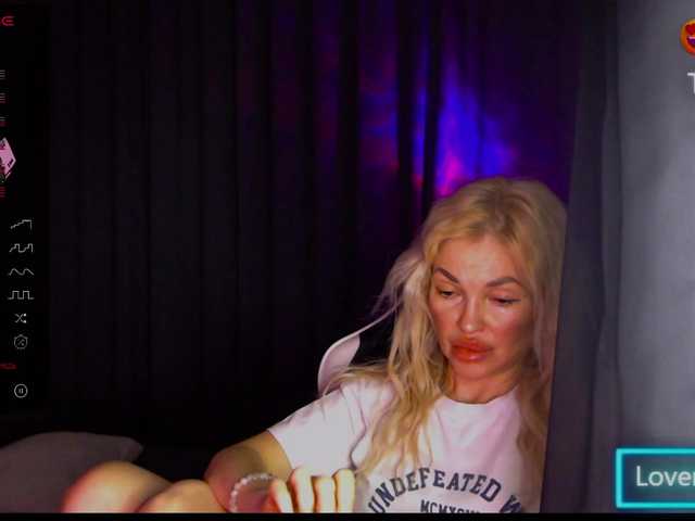 Margo77-1's BongaCams show and profile