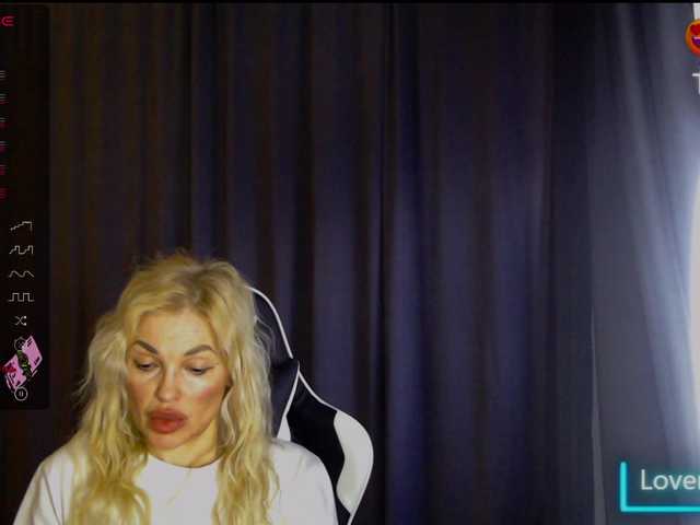 Margo77-1's BongaCams show and profile