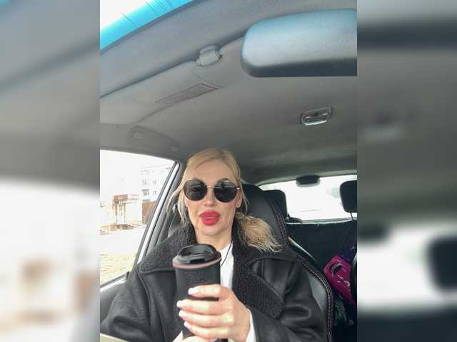 Margo77-1's BongaCams show and profile