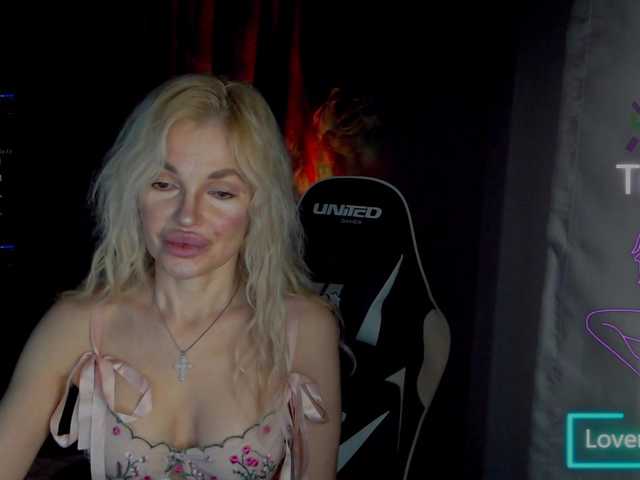 Margo77-1's BongaCams show and profile