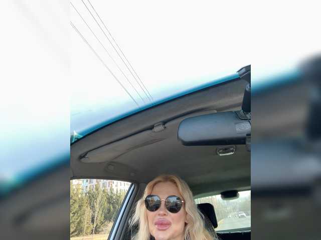 Margo77-1's BongaCams show and profile