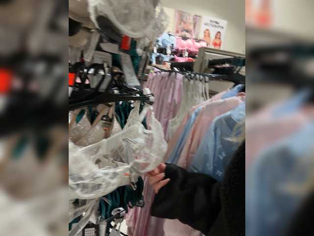 Margo77-1's BongaCams show and profile