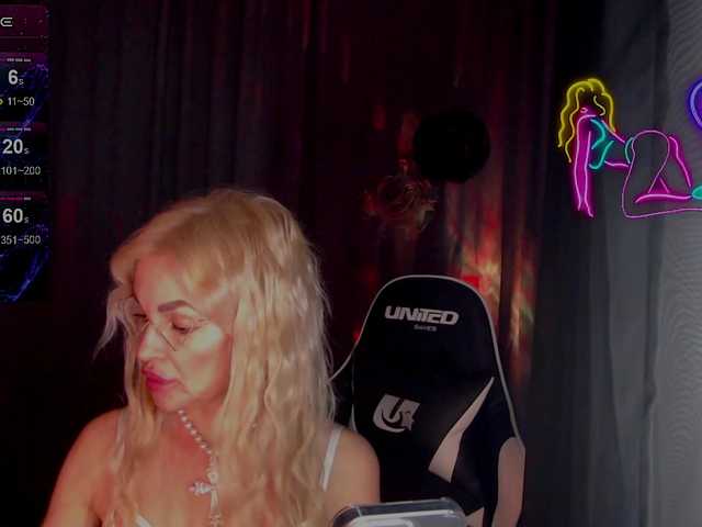 Margo77-1's BongaCams show and profile