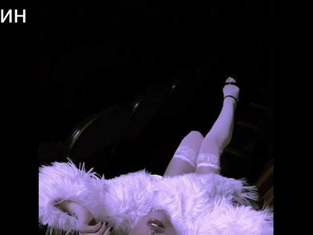 Margo77-1's BongaCams show and profile