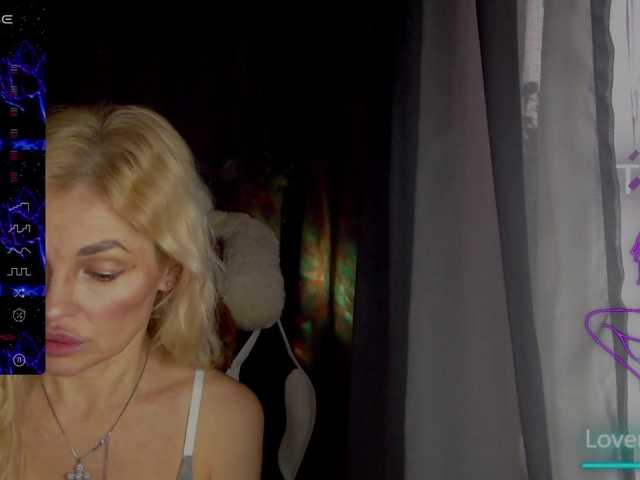 Margo77-1's BongaCams show and profile