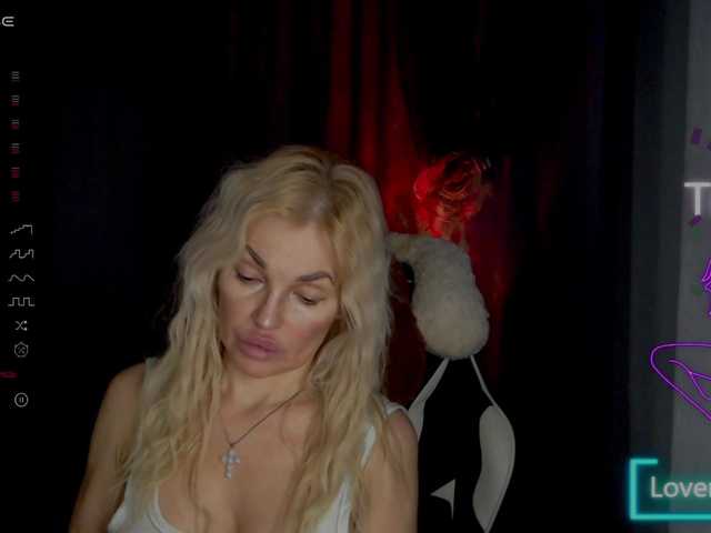 Margo77-1's BongaCams show and profile