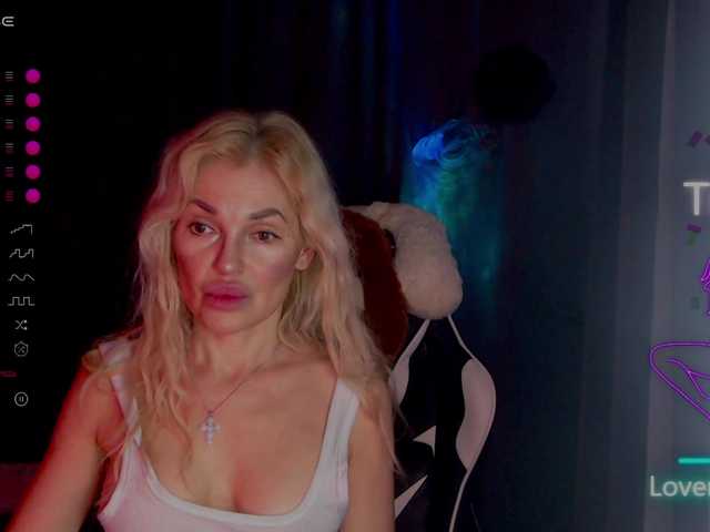 Margo77-1's BongaCams show and profile