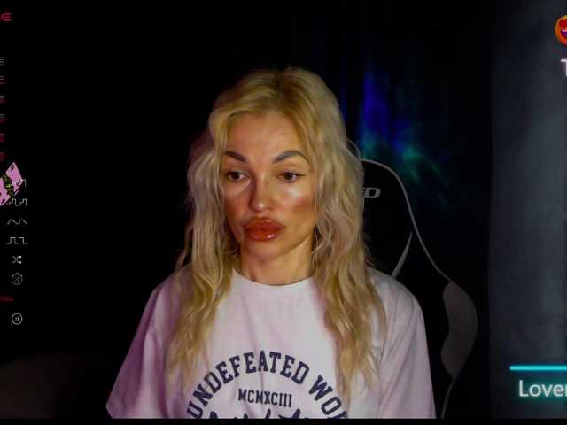 Margo77-1's BongaCams show and profile