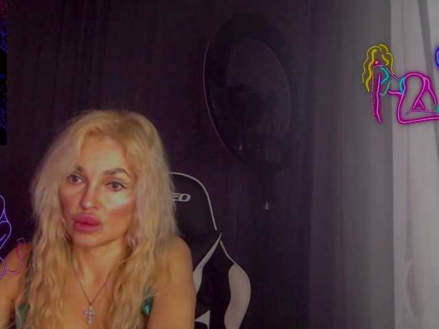 Margo77-1's BongaCams show and profile