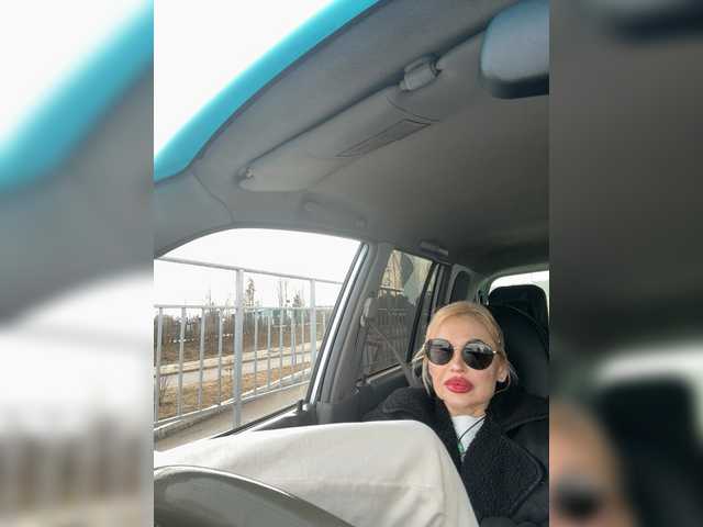 Margo77-1's BongaCams show and profile