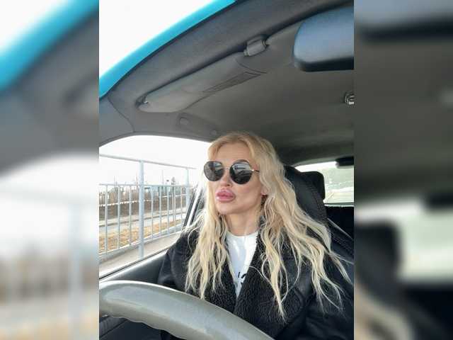 Margo77-1's BongaCams show and profile