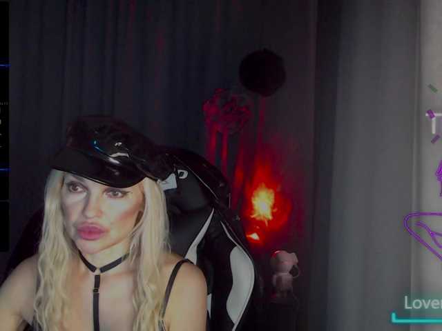 Margo77-1's BongaCams show and profile