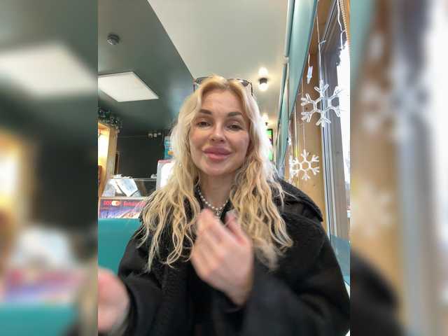 Margo77-1's BongaCams show and profile