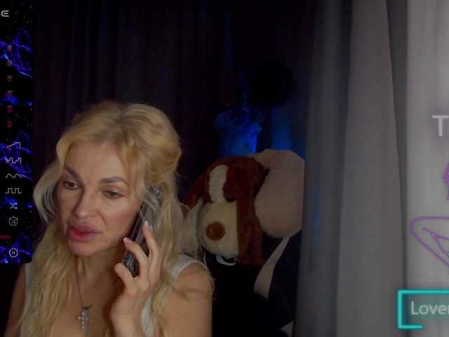 Margo77-1's BongaCams show and profile